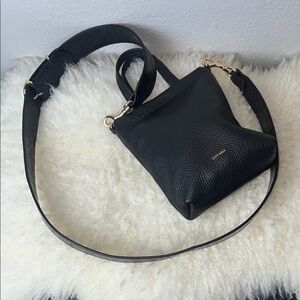 Cuyana Easy Phone Tote Pebble Crossbody Leather Mini with Wide Strap